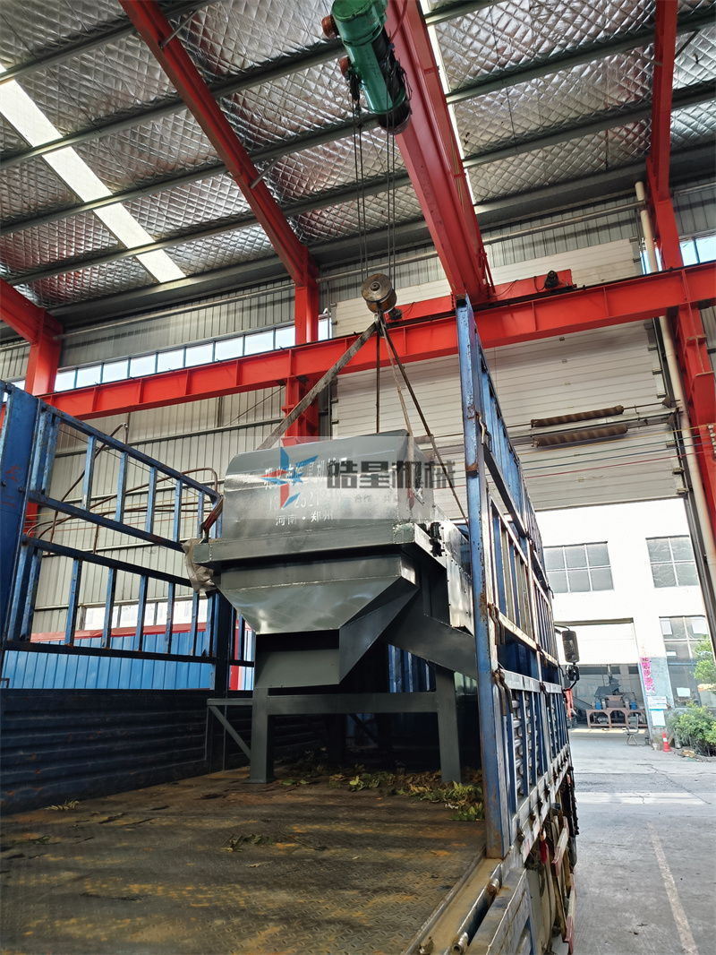 1000型廢鋁破碎機(jī)破碎分選設(shè)備兩臺(tái)發(fā)貨 1000型<a target='_blank'><span>廢鋁破碎機(jī)</span></a>破碎分選設(shè)備兩臺(tái)發(fā)貨